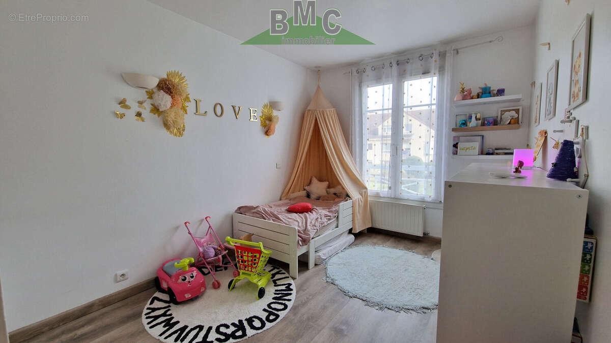 Appartement à LE PLESSIS-BOUCHARD