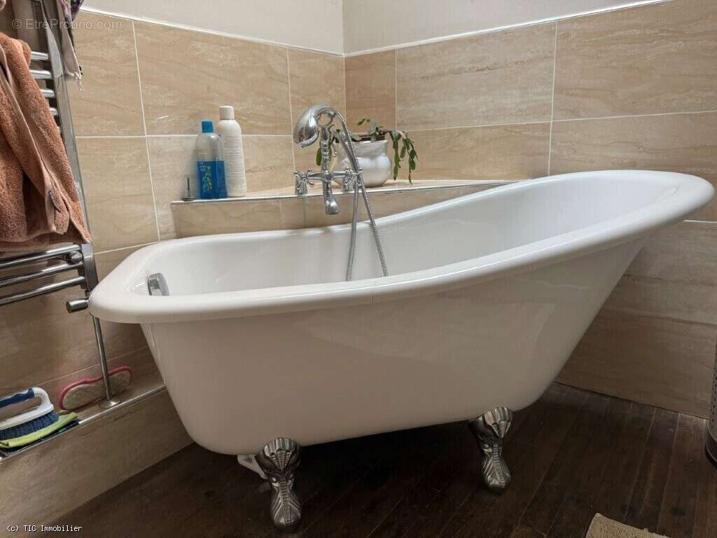 Maison de Campagne Avec 4 Chambres à Loubille - Exclusif à TIC IMMOBILER - photo 18