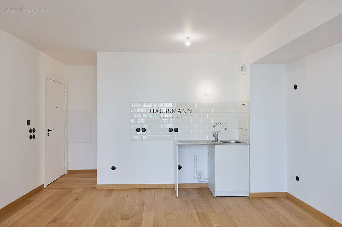 Appartement à PARIS-17E