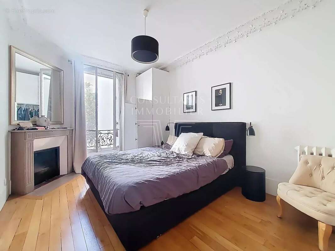 Appartement à PARIS-7E