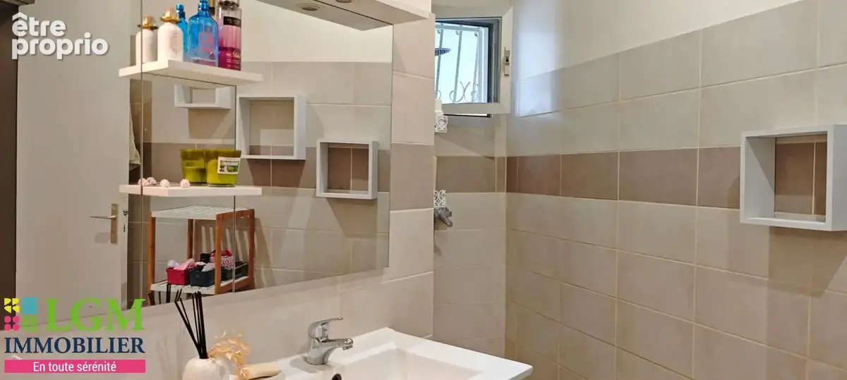 Grande villa avec piscine sur magnifique terrain paysager à l'entrée de St-Gilles les hauts - photo 12