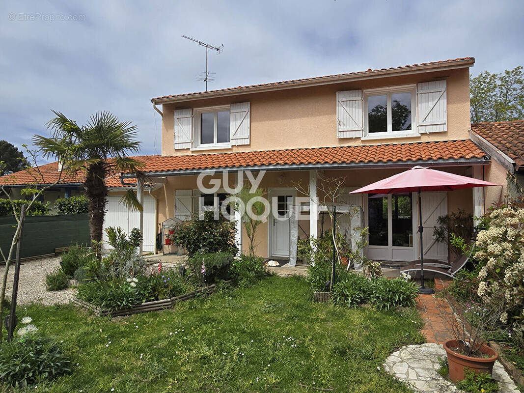 Maison à LESPERON