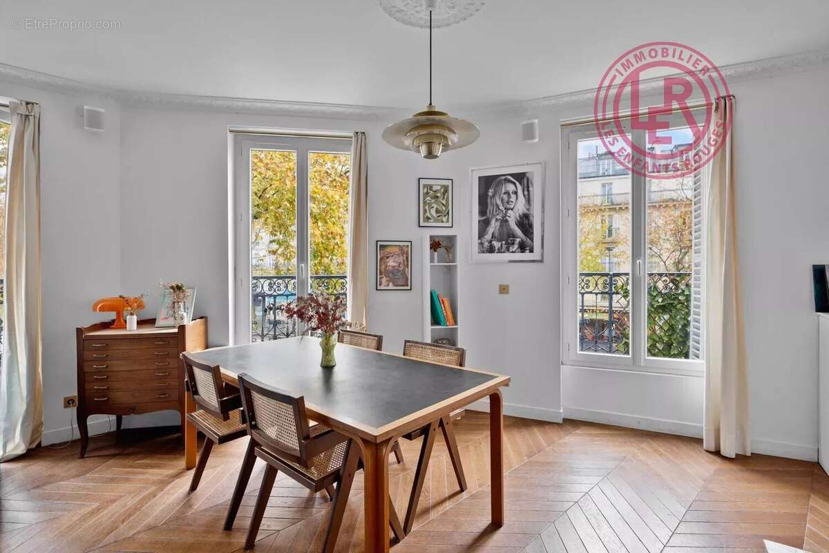 Appartement à PARIS-3E