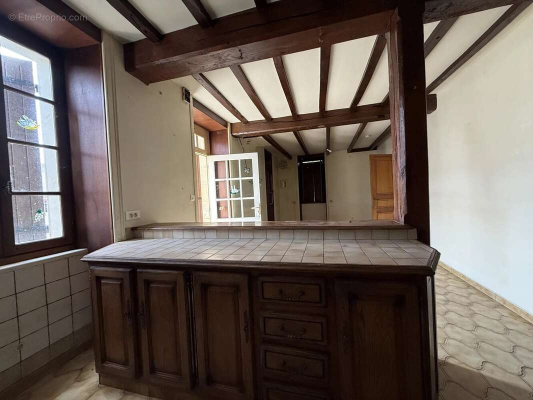 Maison à NIEUL-LE-VIROUIL