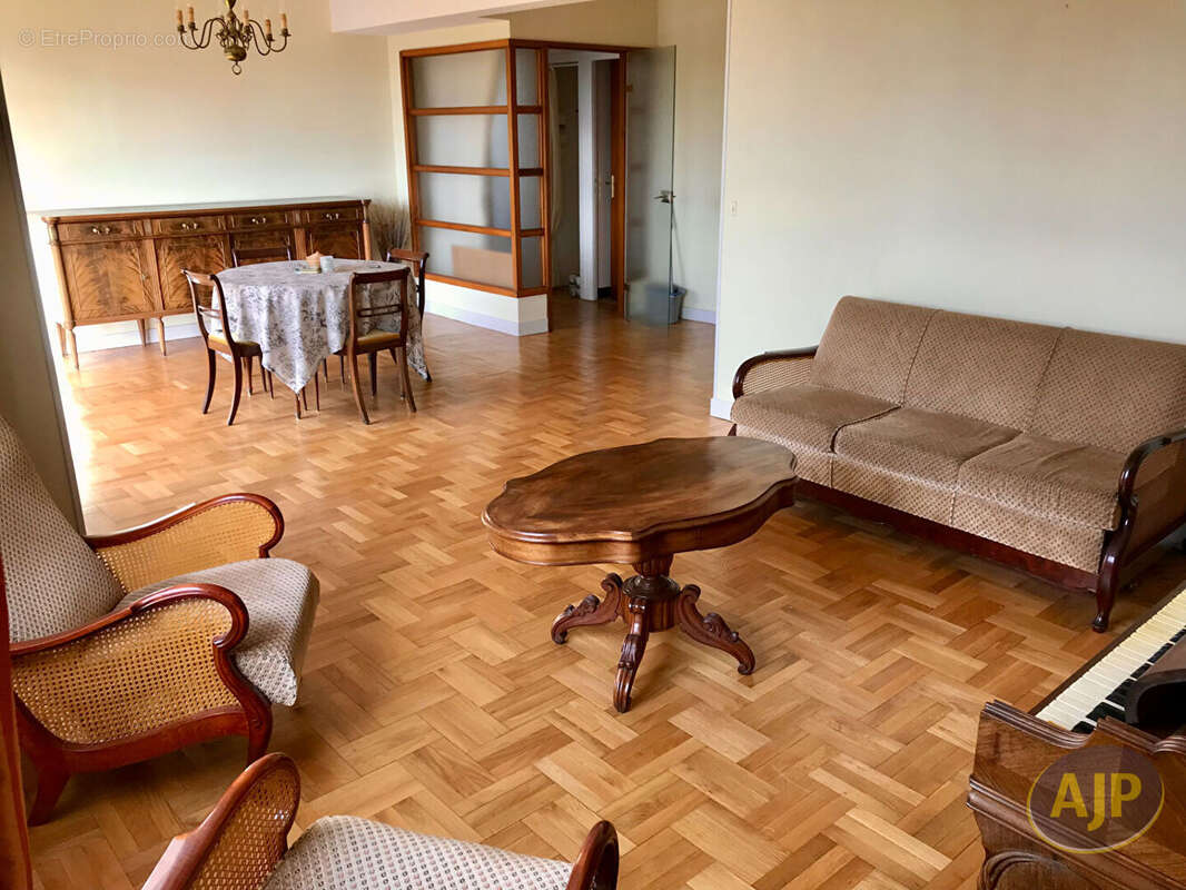 Appartement à SAINTES