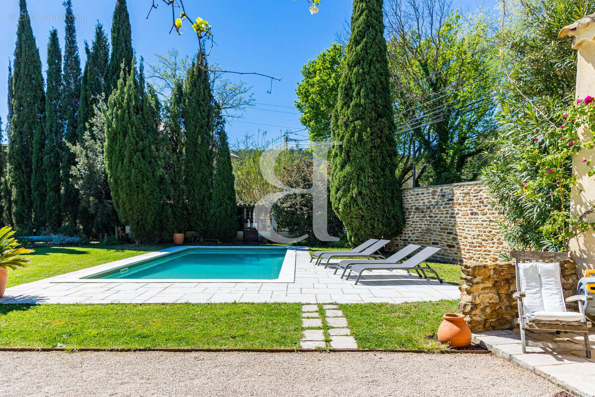 Maison à SAINTE-CECILE-LES-VIGNES