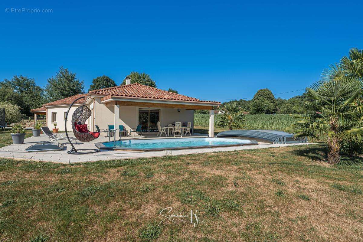 Maison 110 m² à Saint-Paul  - photo 9