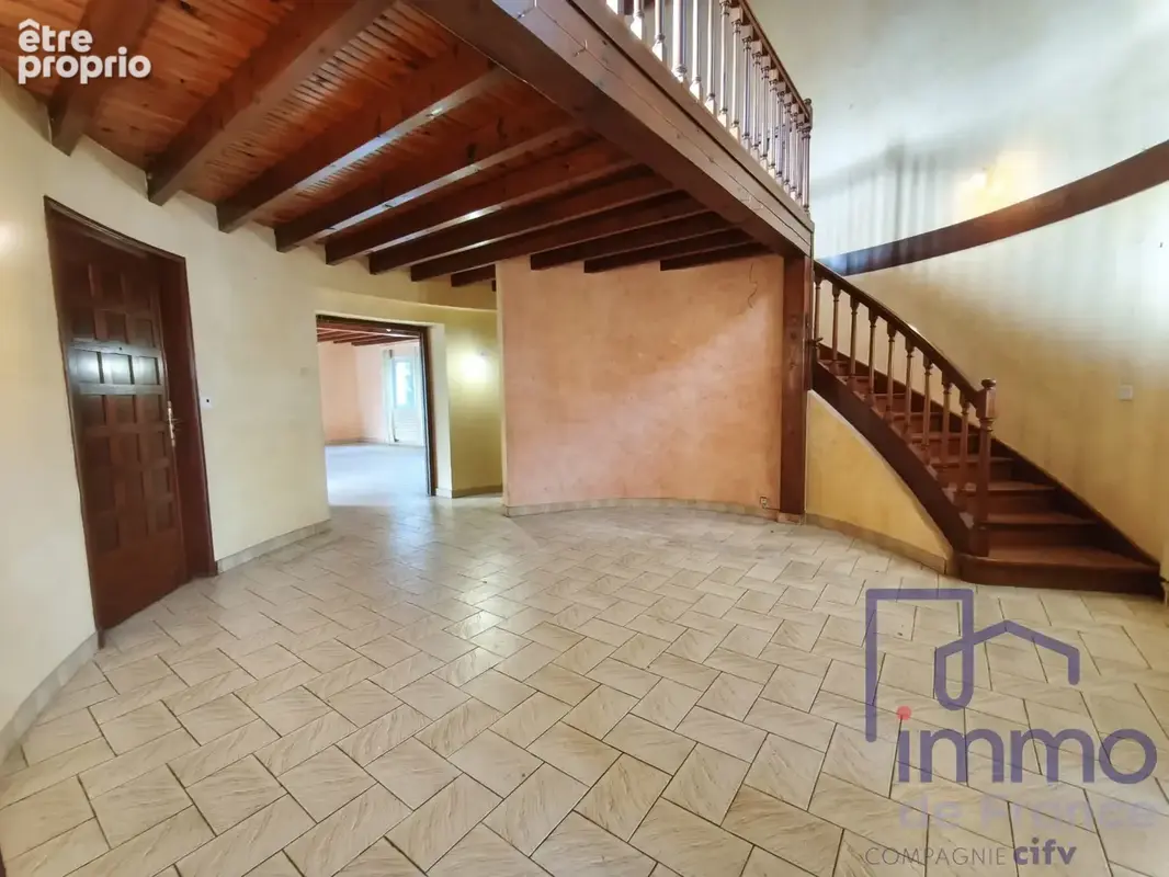 Maison 8 pièces 210 m² à vendre à Veauche (42340) - photo 4
