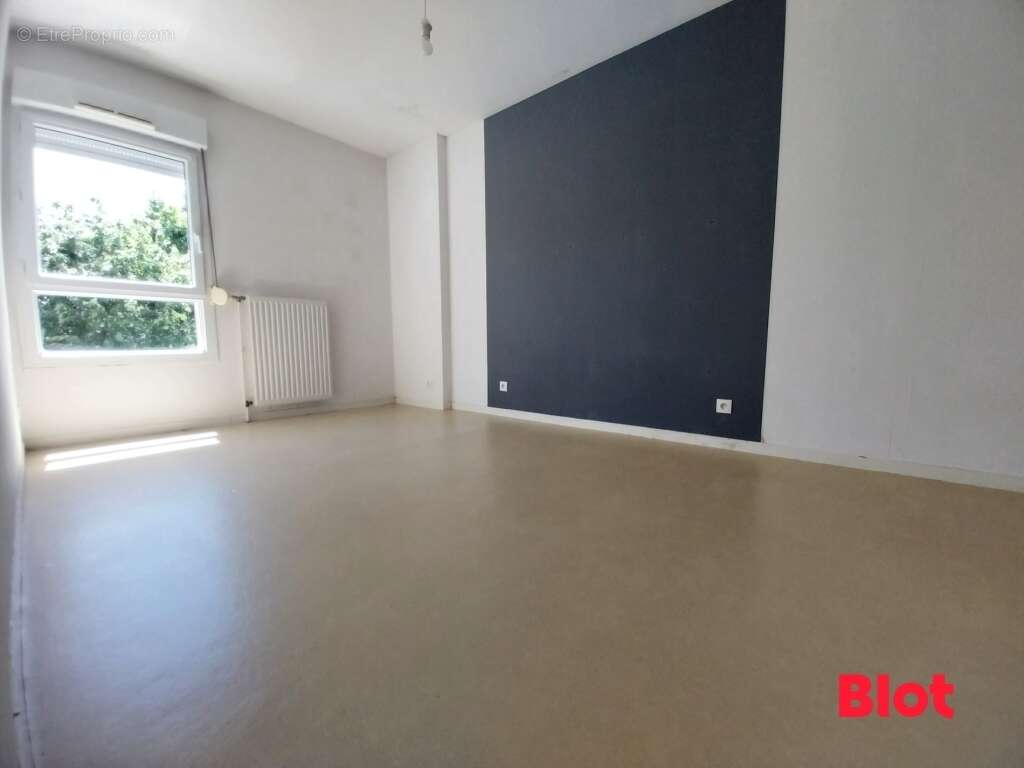 Maison 78 m² à La Chapelle-Des-Fougeretz  - photo 9
