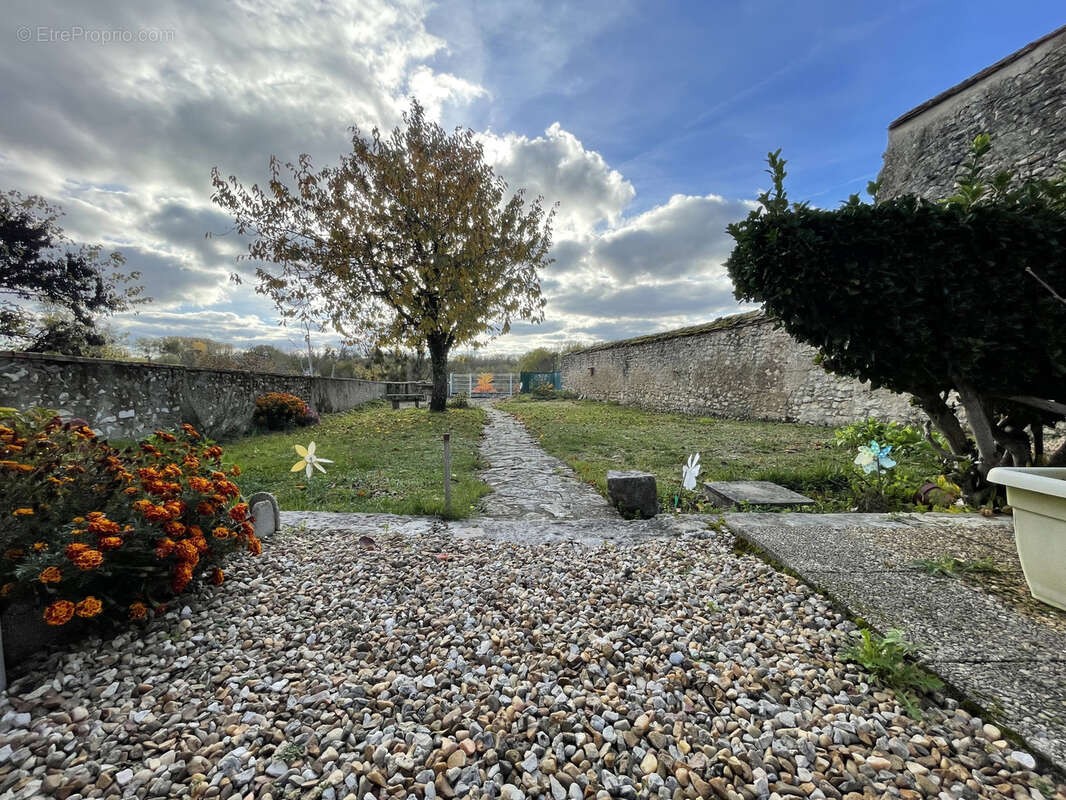 Maison à BONNY-SUR-LOIRE
