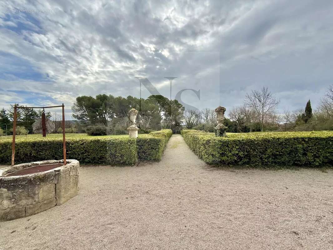 Aix-en-provence / propriété du xviiie siècle - domaine sécurisé avec dépendances - 5 minutes centre- ville - photo 13