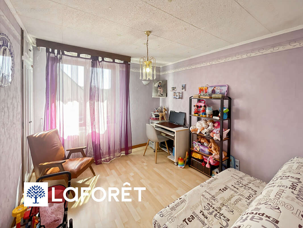 Maison traditionnelle 6 pièces à vendre à Sainte Geneviève des Bois - Réf 9159 - photo 11