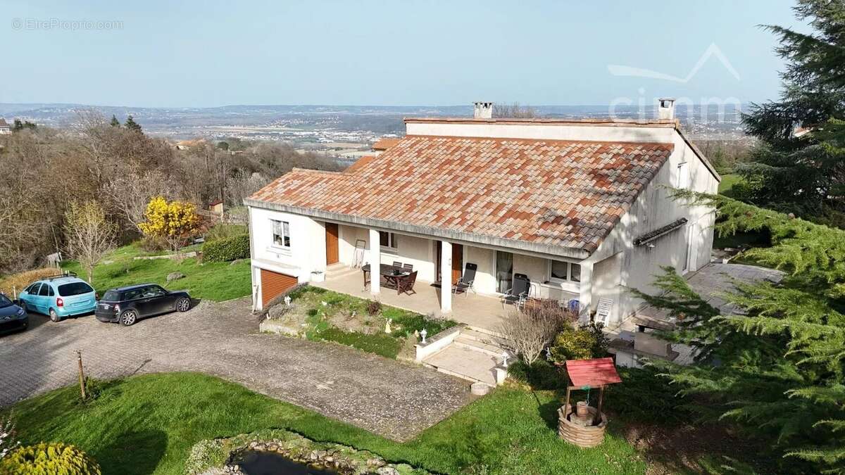 Maison à SAINT-PIERRE-DE-BOEUF