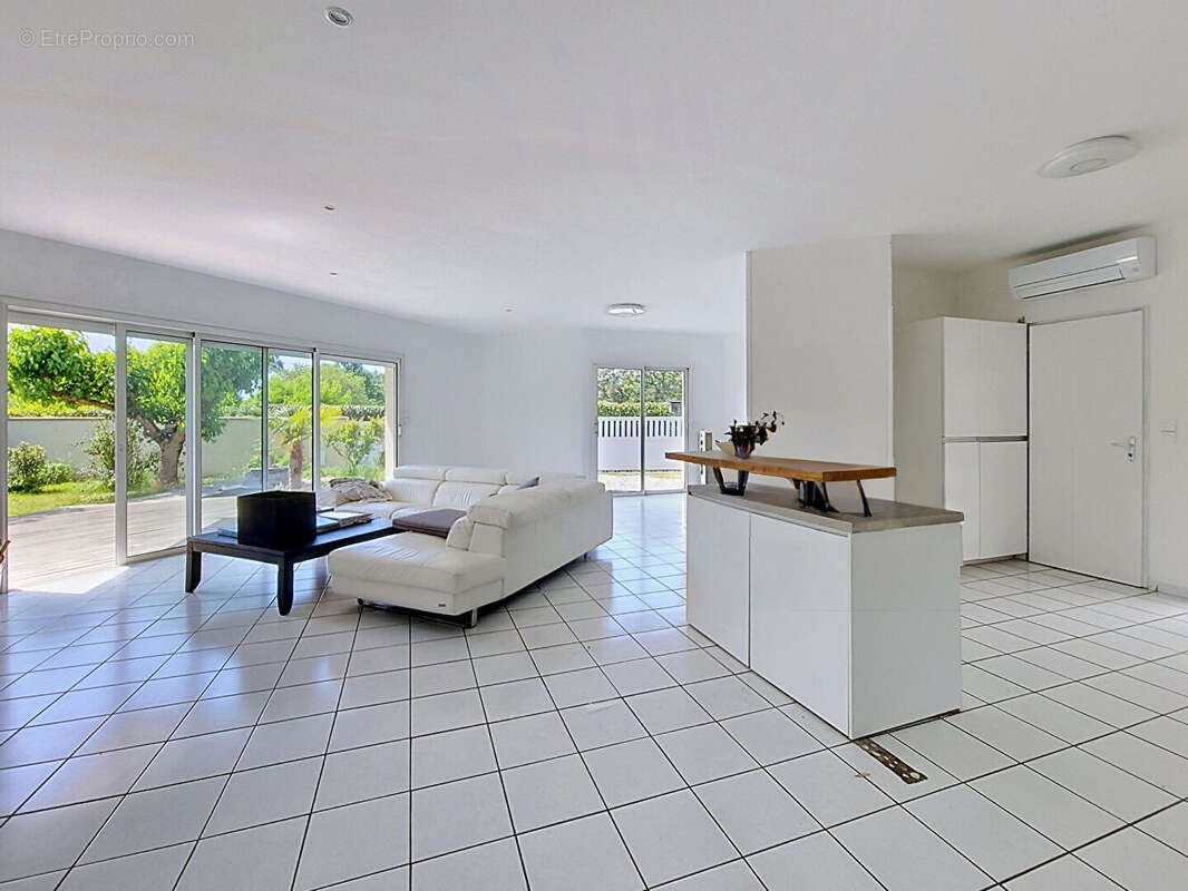 Maison à BLANQUEFORT