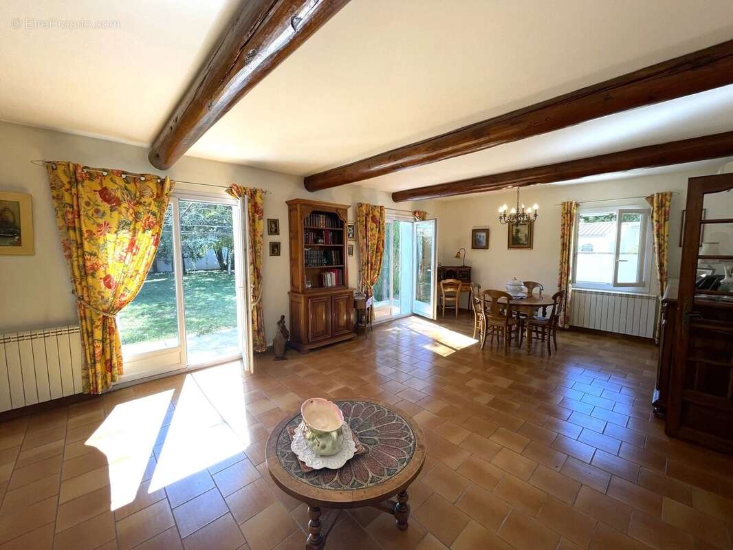 Maison à L&#039;ISLE-SUR-LA-SORGUE