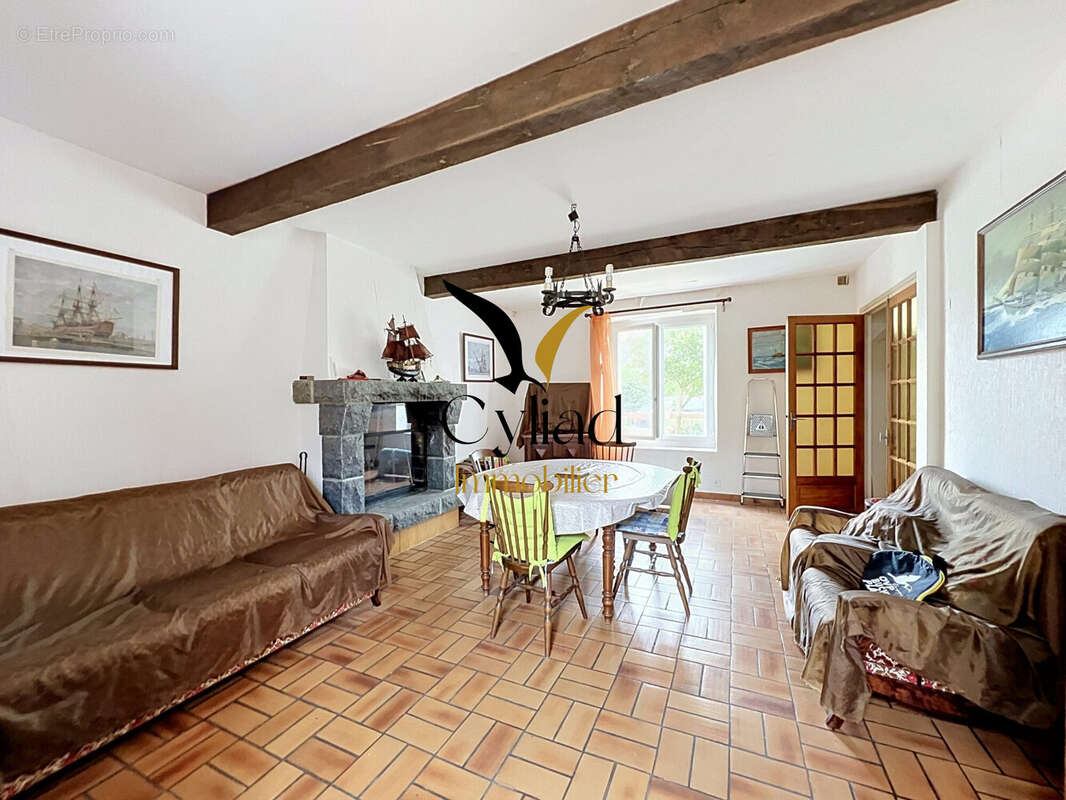 Maison à SAINT-MELOIR-DES-ONDES