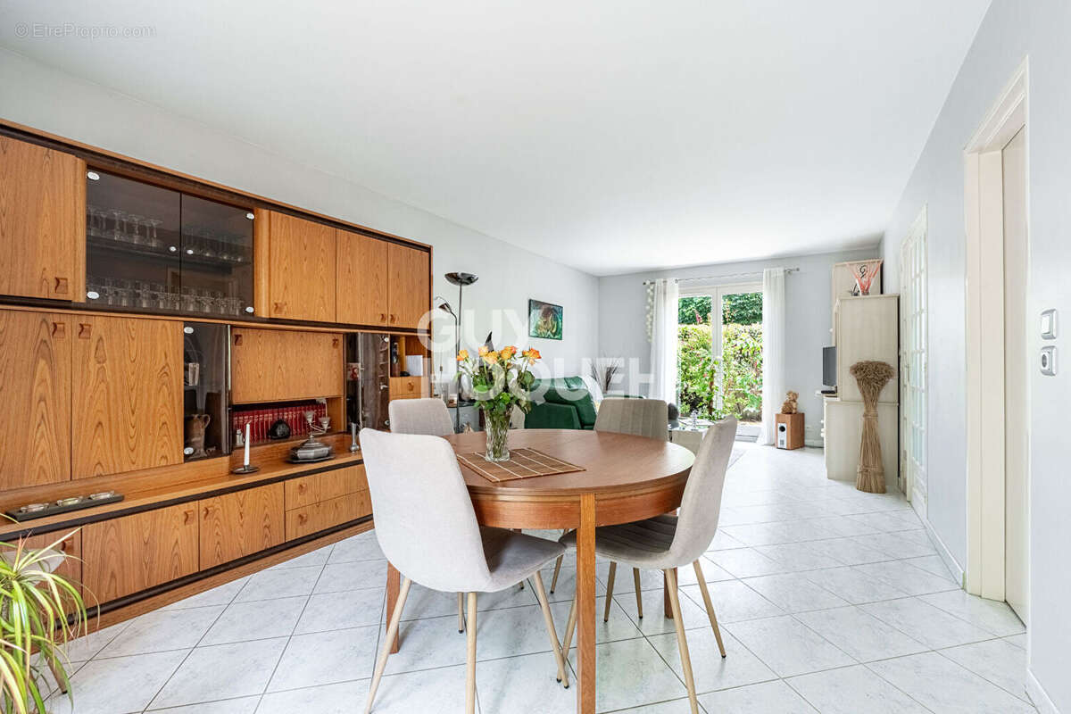 Maison à VILLENEUVE-LA-GARENNE