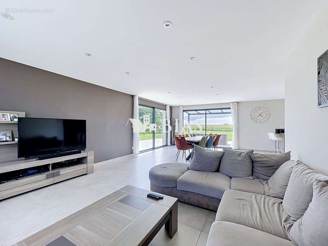 Maison 179 m² à Le Gros-Theil  - photo 6
