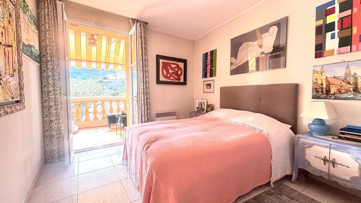 Appartement à ROQUEBRUNE-CAP-MARTIN