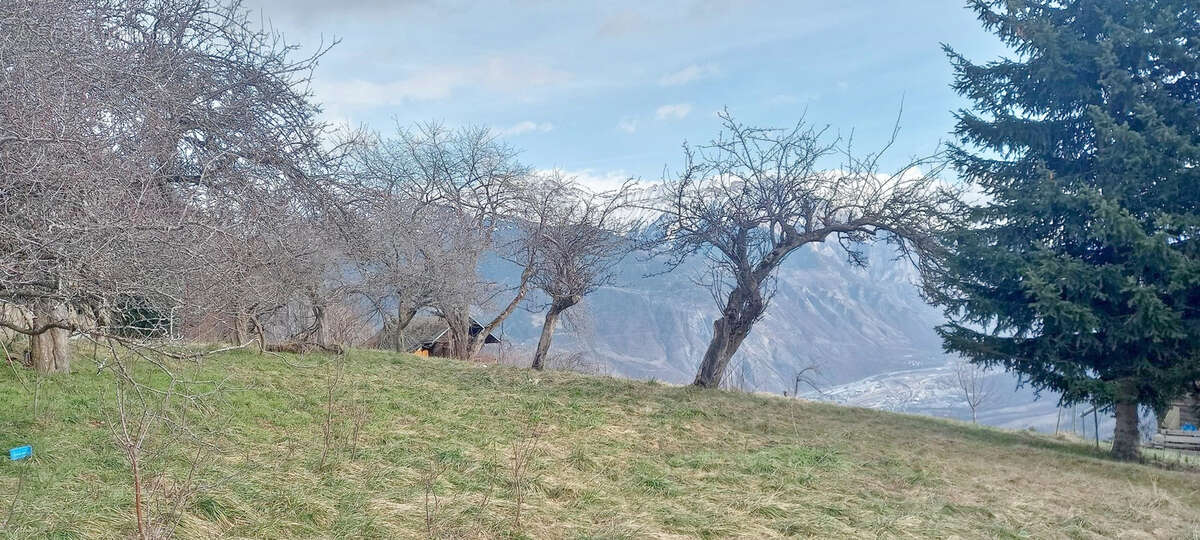 Parcelle de Terrain de 656m2 sur les hauteurs de la commune de JARRIER. - photo 3