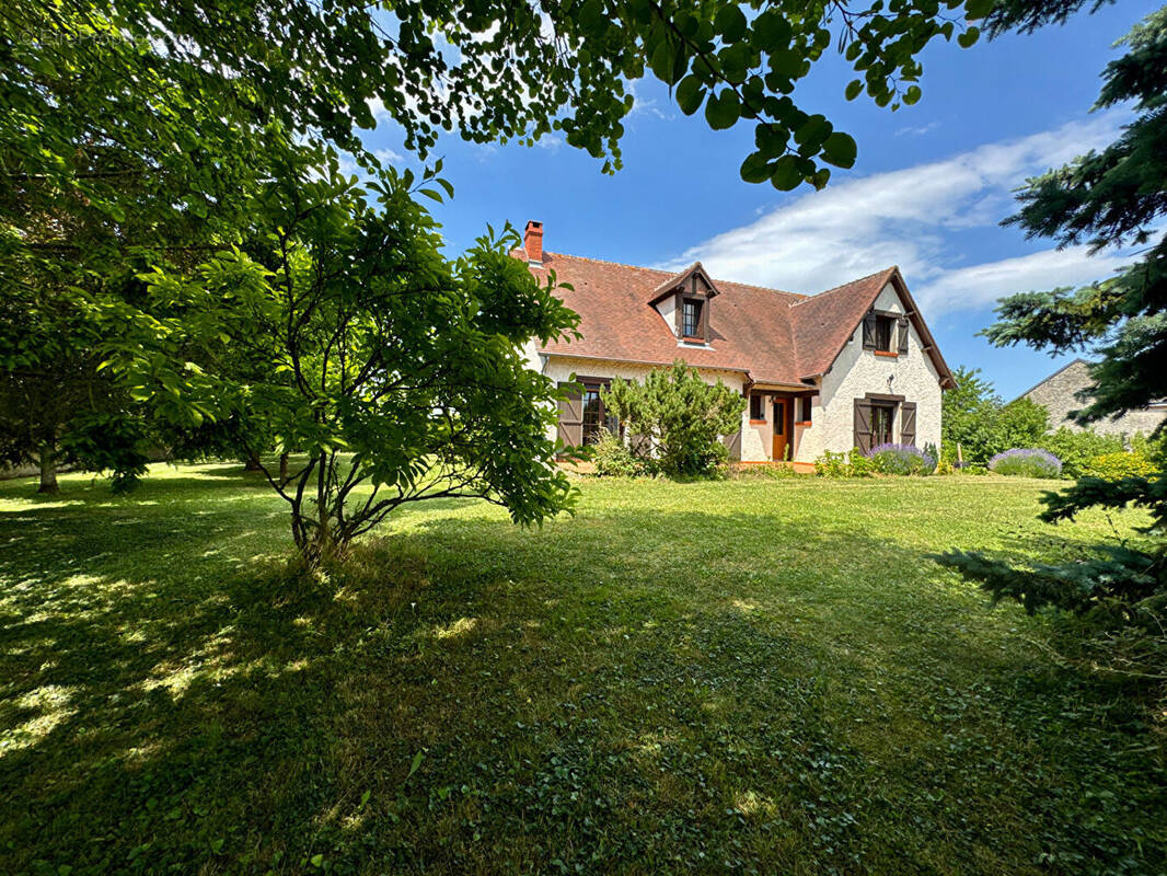 Maison à CROTTES-EN-PITHIVERAIS