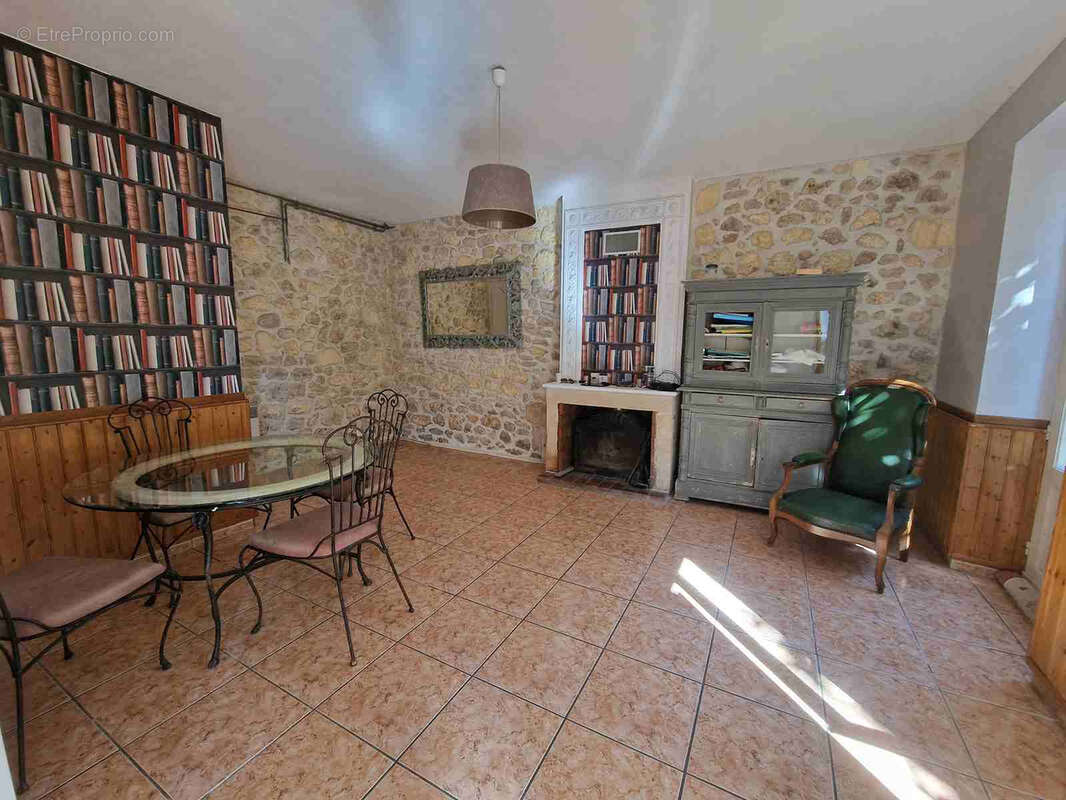 Belle maison en pierre avec piscine au calme dans un quartier résidentiel - photo 5