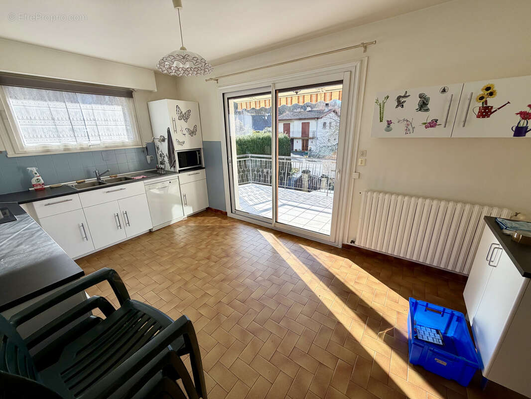 Maison à SAINTE-HELENE-SUR-ISERE