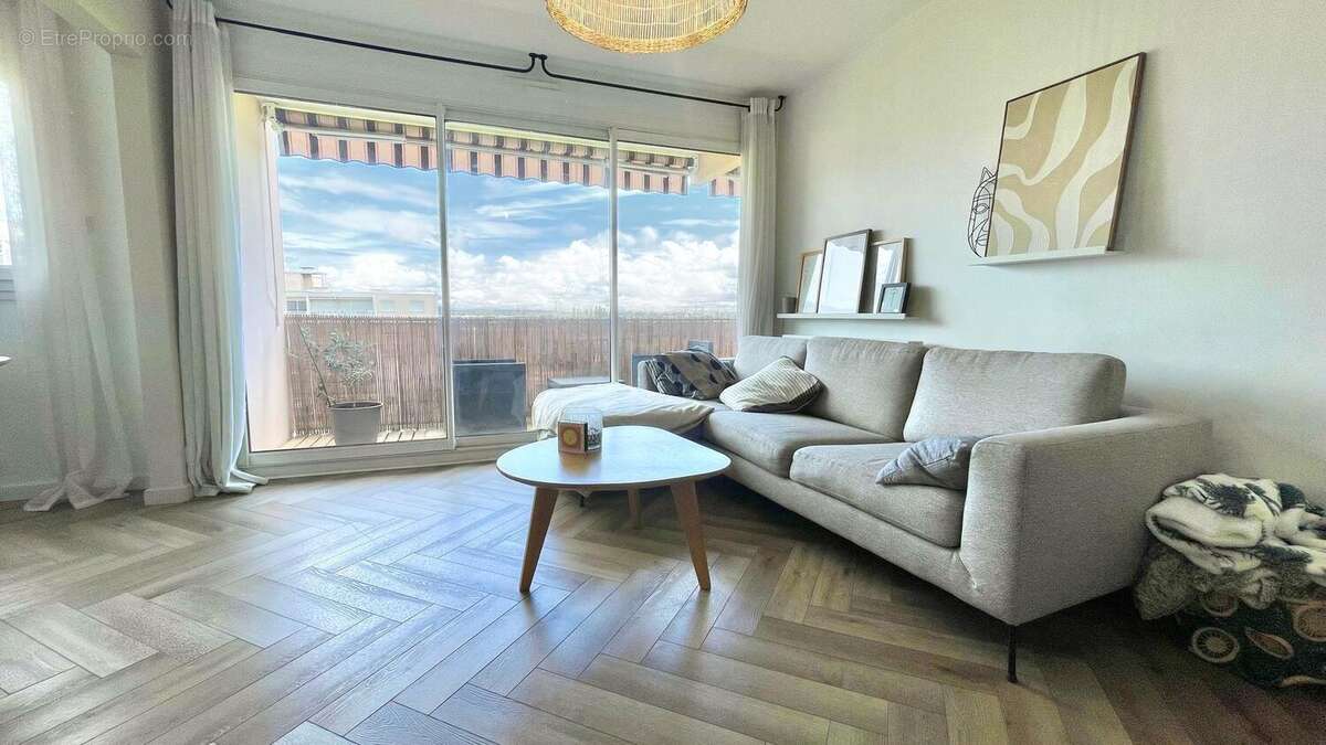 Photo 2 - Appartement à SAINT-MAURICE-DE-BEYNOST