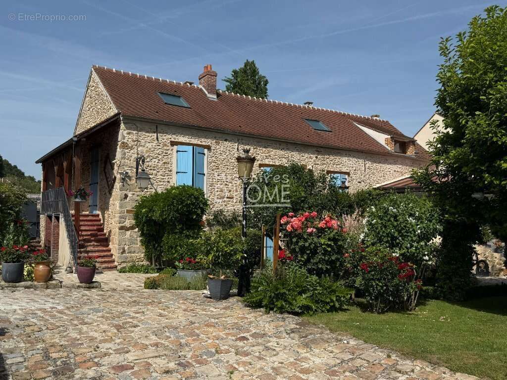 Maison à BERNAY-VILBERT