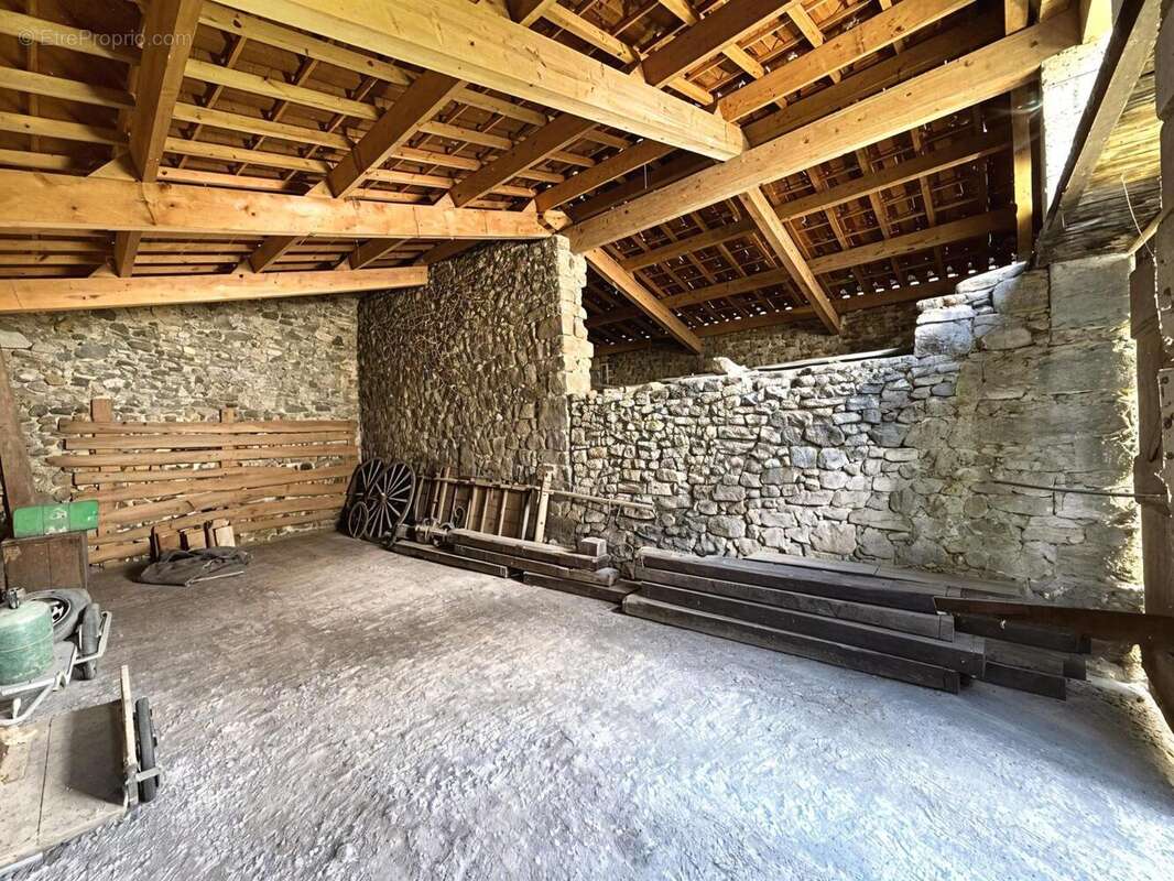   - Maison à JAUJAC