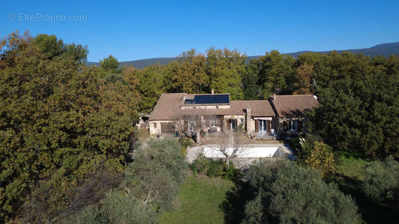 Maison à SAINT-SATURNIN-LES-APT