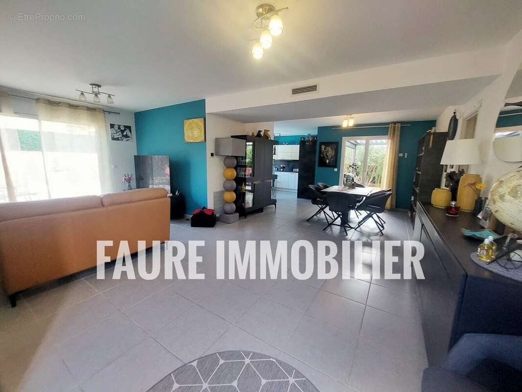 Maison à SAINT-PAUL-TROIS-CHATEAUX