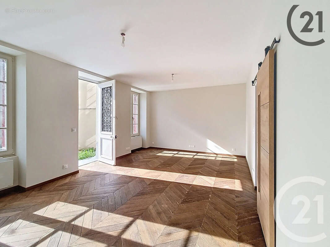 Appartement à BRIE-COMTE-ROBERT