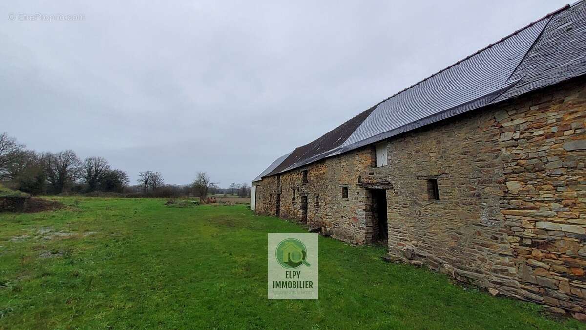 Corps de ferme à rénover 170m² au sol - 2700m² de terrain - La Dominelais - photo 6