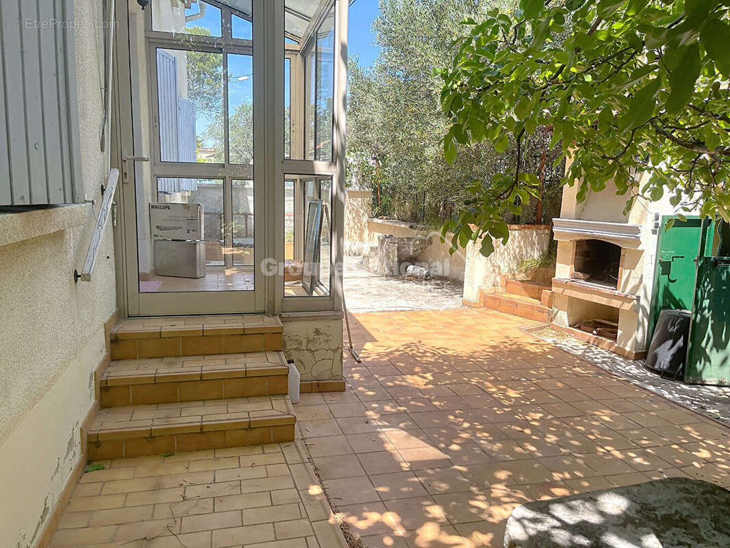 Maison à COURTHEZON