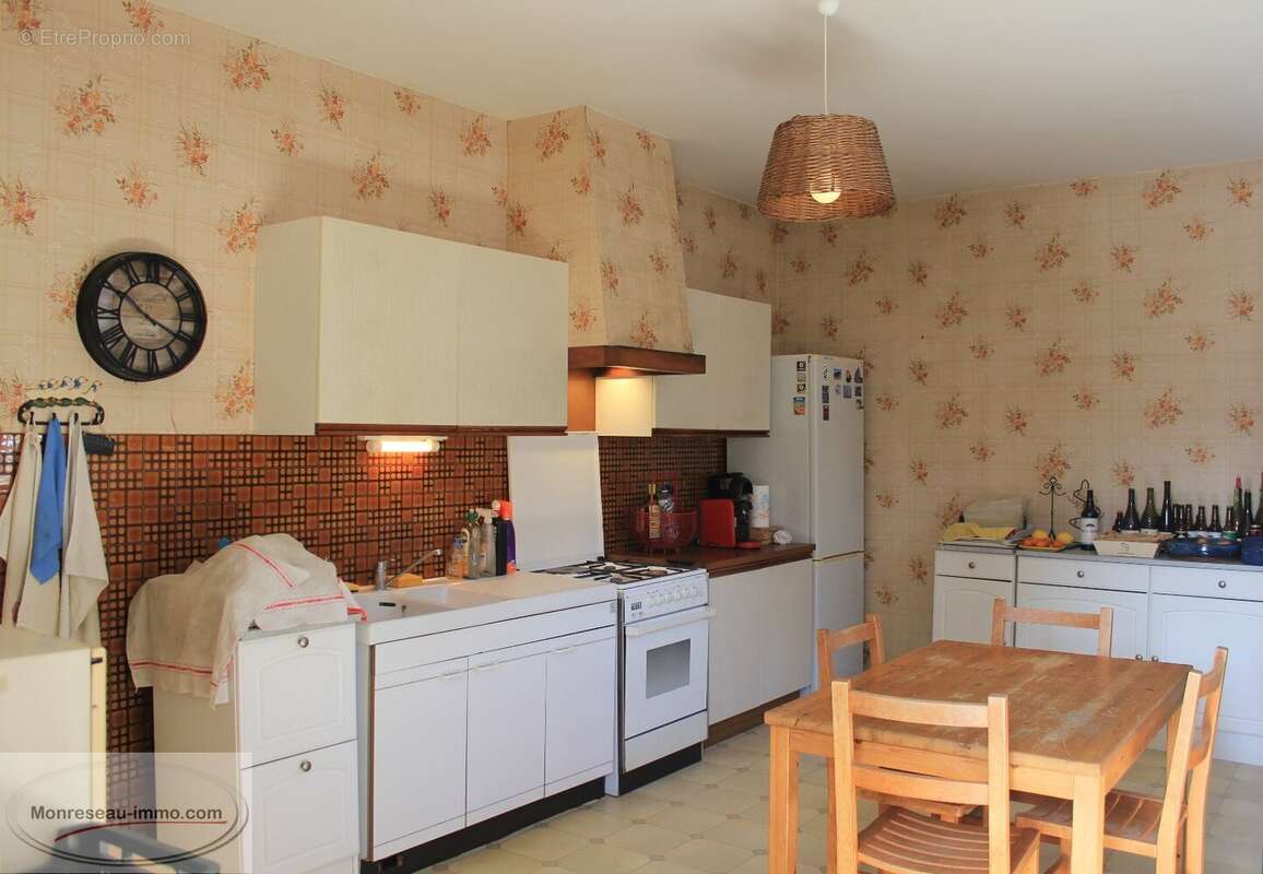 Maison à AZE