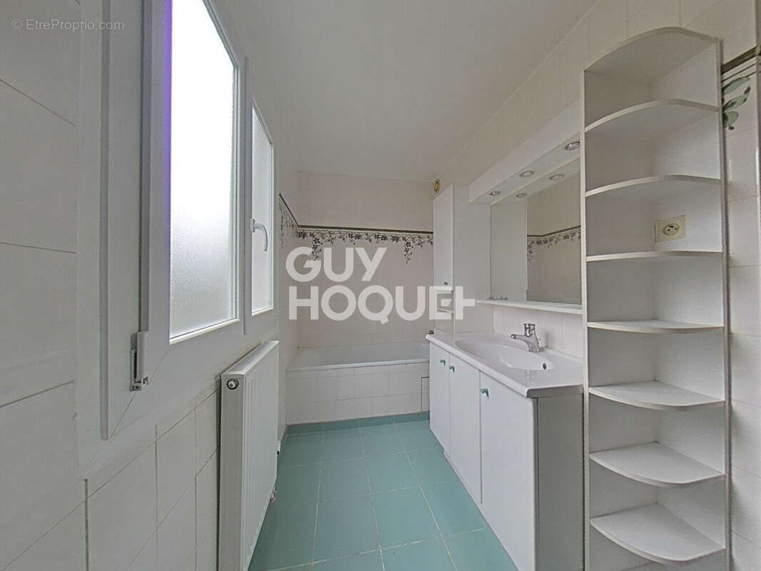 Appartement à FONTENAY-SOUS-BOIS