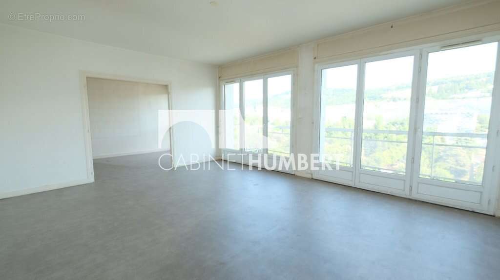 Appartement 97 m² à Saint-Etienne  - photo 2