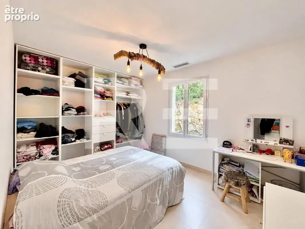 Maison plain pied 135 m2 4 chambres avec piscine et garage 55m2 sur terrain 3000m2 - photo 9