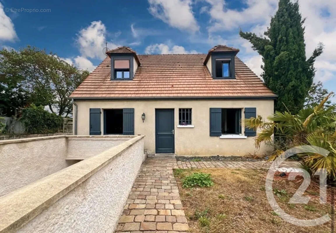 Maison à BUEIL