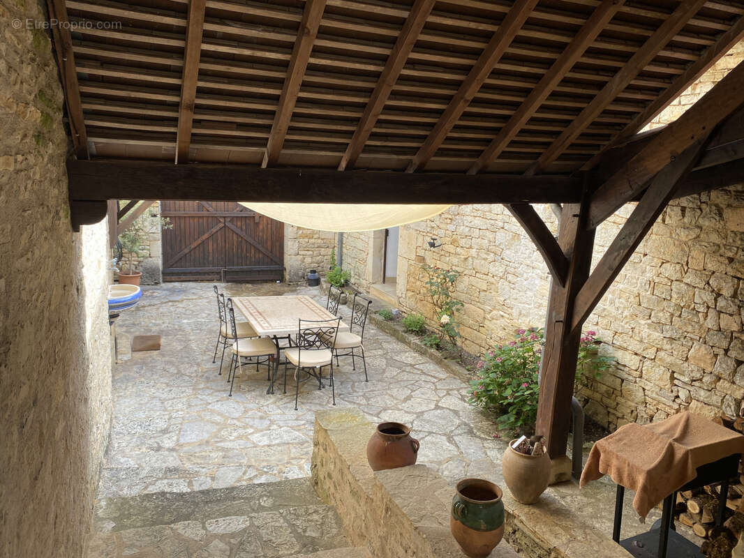 Maison à PONTCIRQ