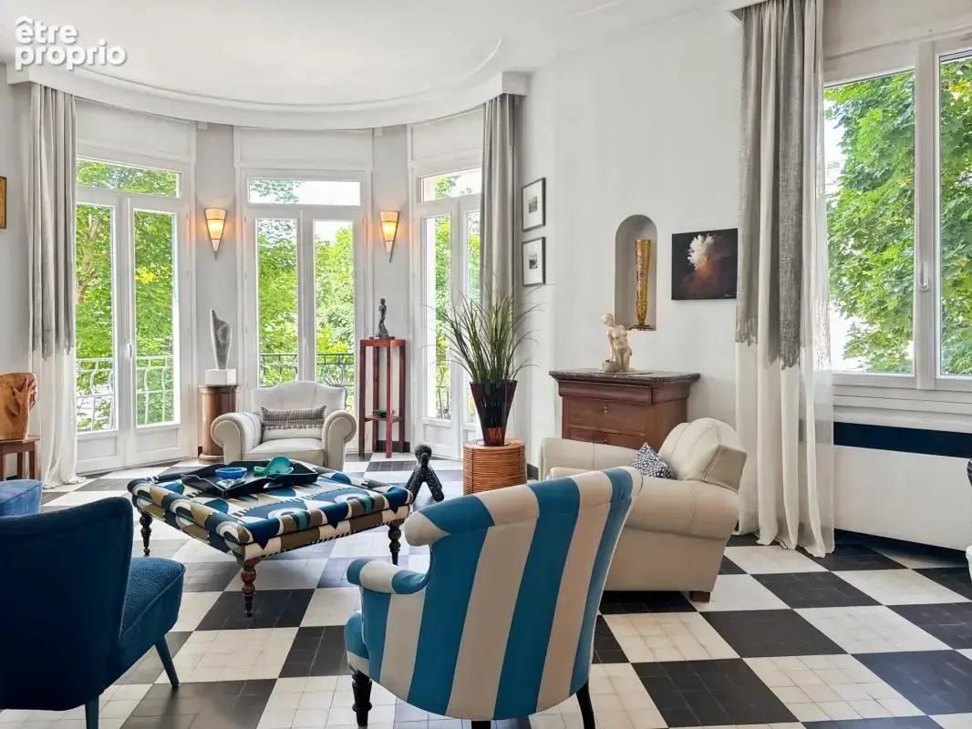 VICHY – Quartier République – Appartement de caractère 80 m² avec garage et caves dans maison Art déco - photo 23