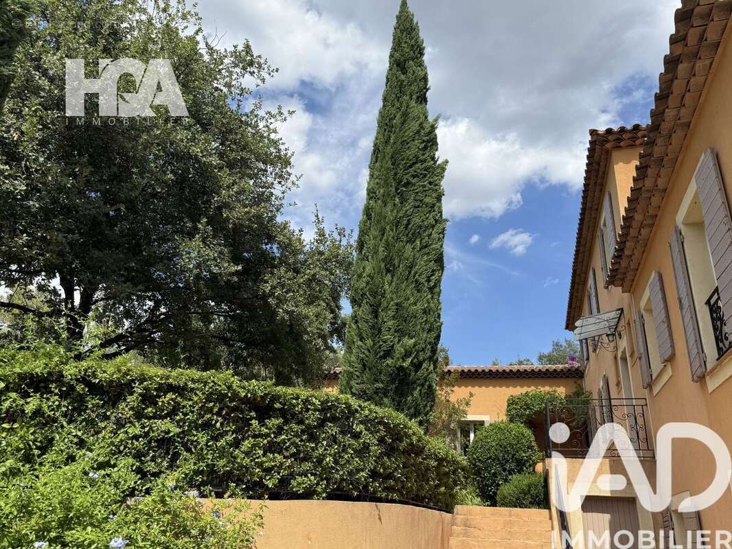 Photo 2 - Maison à CUERS