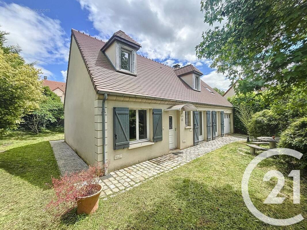 Maison à COMBS-LA-VILLE