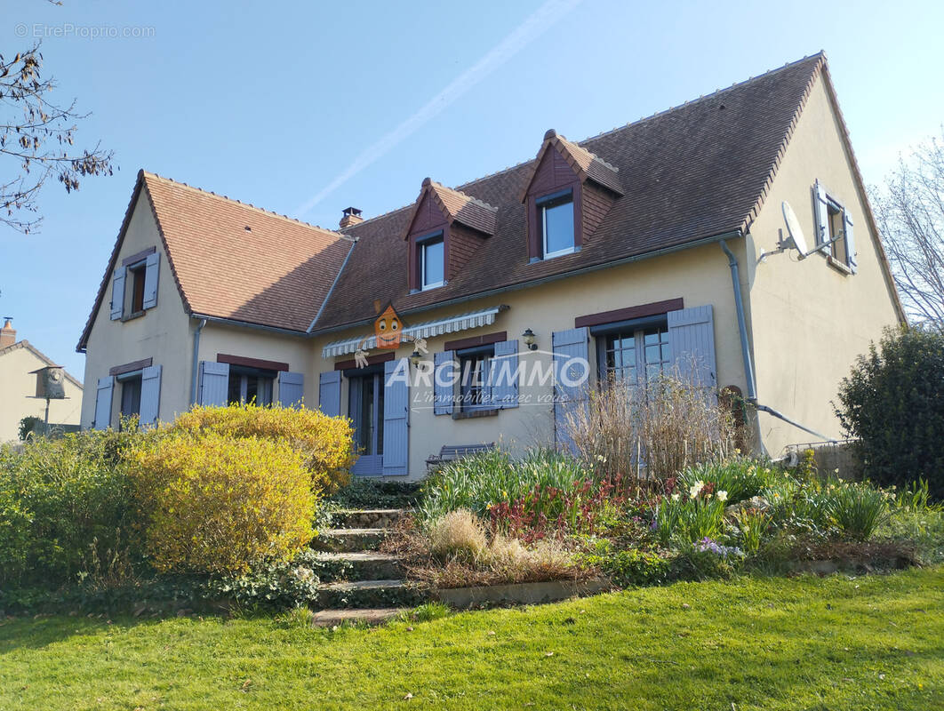 Maison à SAINT-CALAIS
