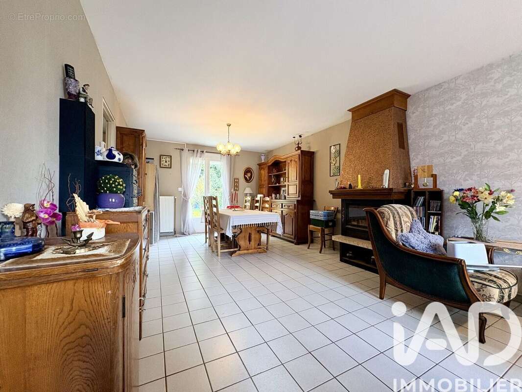 Maison 90 m² à Saint-Amand-Montrond  - photo 7