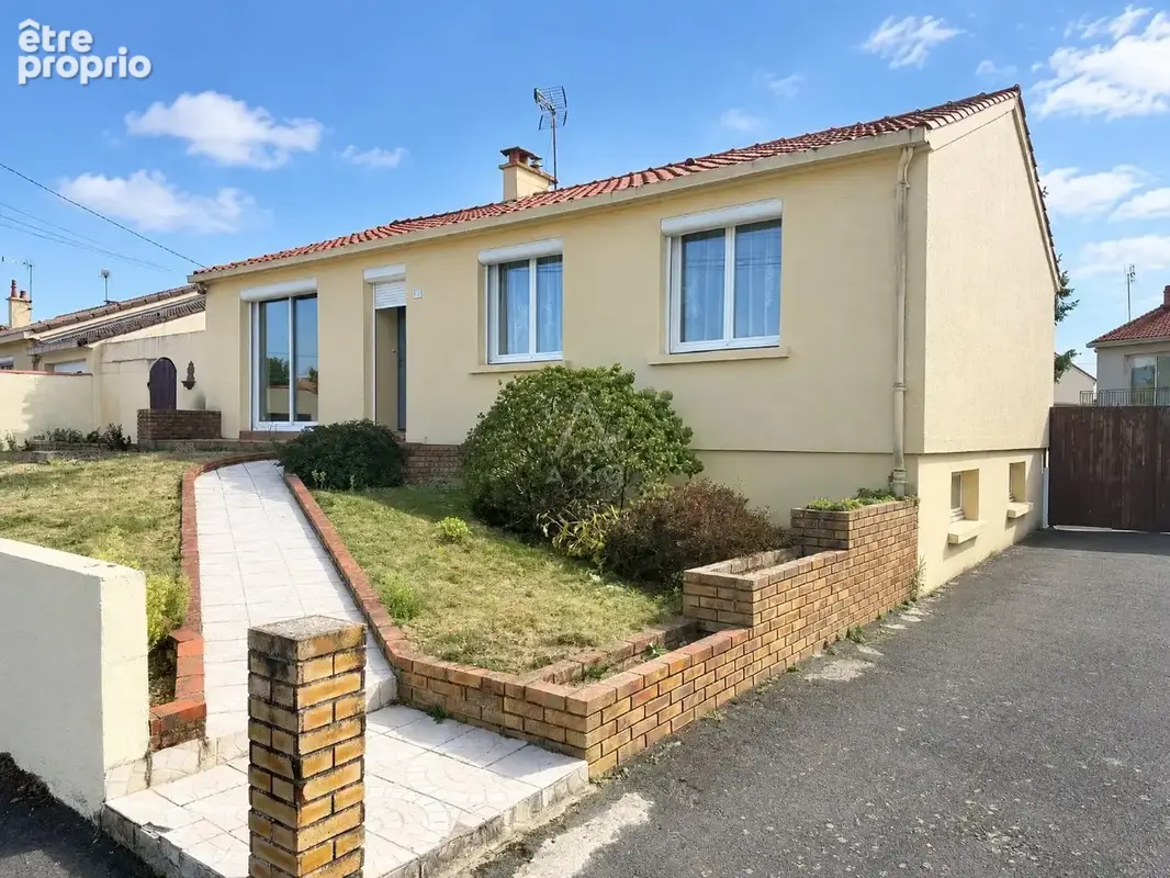 Maison à MONTAIGU