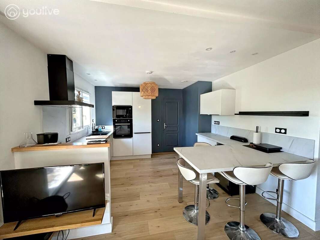 Maison lumineuse avec superbe terrain paysager - photo 6