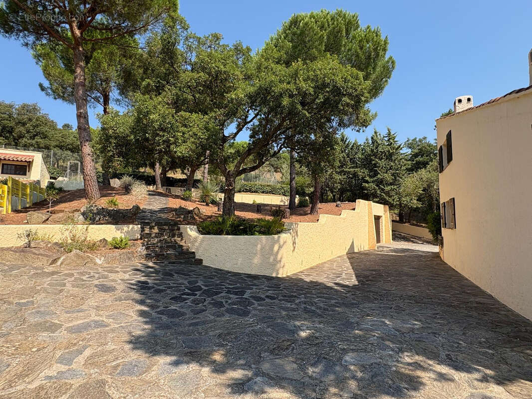 Maison à BORMES-LES-MIMOSAS