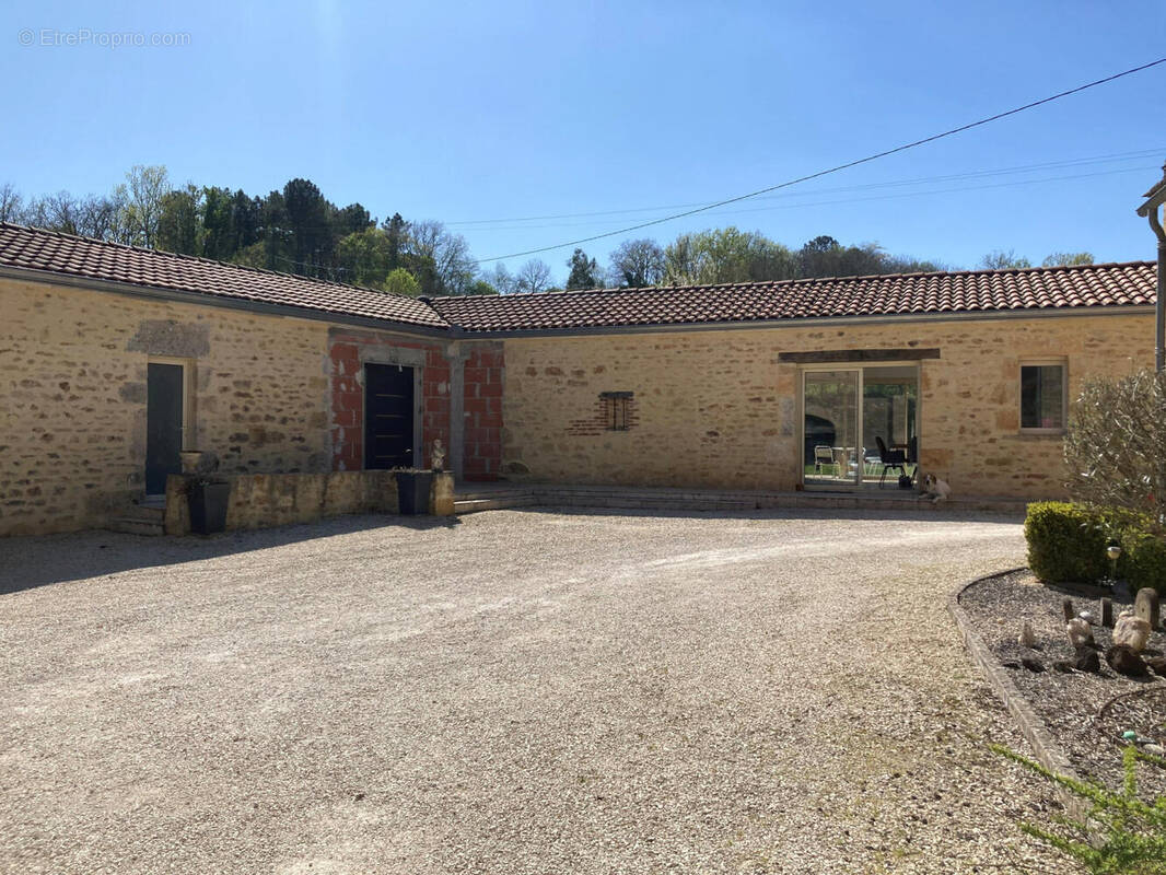 maison principale entrée - Maison à PRAYSSAC